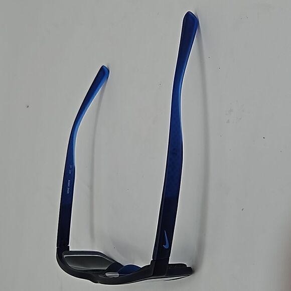 NIKE 7092 Matte Crystal Blue Frame with Grey Lens Sunglass 7092S 405 907 - Picture 3 of 3